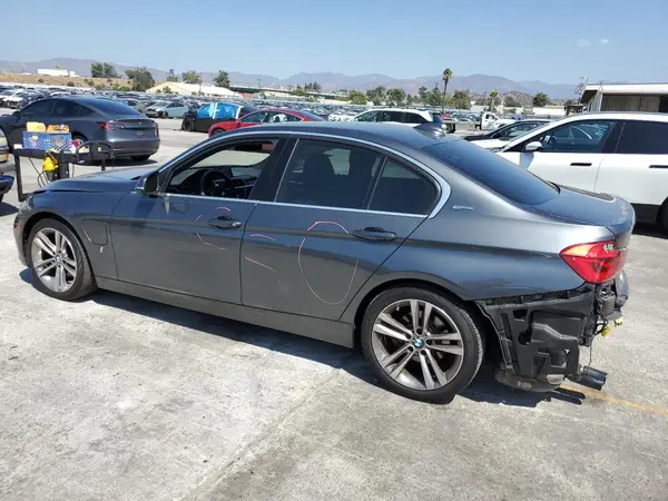 WBA8E1C58JA762874 2018 BMW 3ER - Image 2