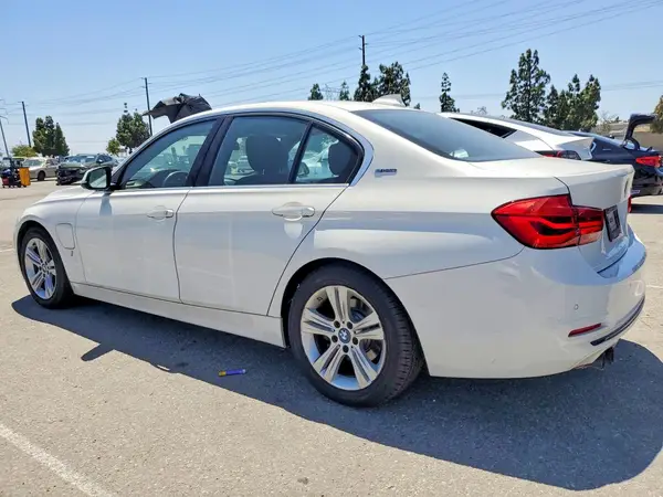 WBA8E1C59HK895308 2017 BMW 3ER - Image 2