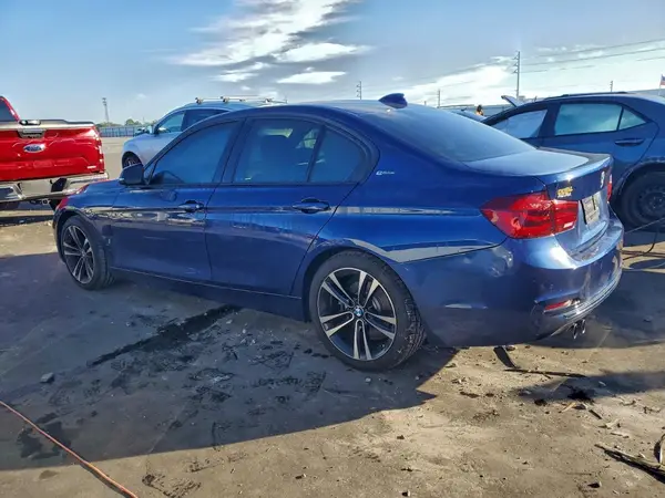 WBA8E1C59JA178029 2018 BMW 3ER - Image 2