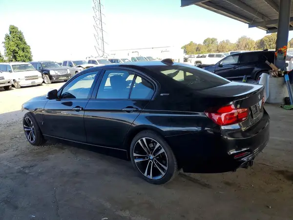 WBA8E1C59JA178631 2018 BMW 3ER - Image 2