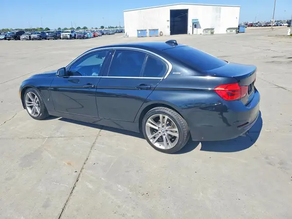 WBA8E1C59JA180167 2018 BMW 3ER - Image 2