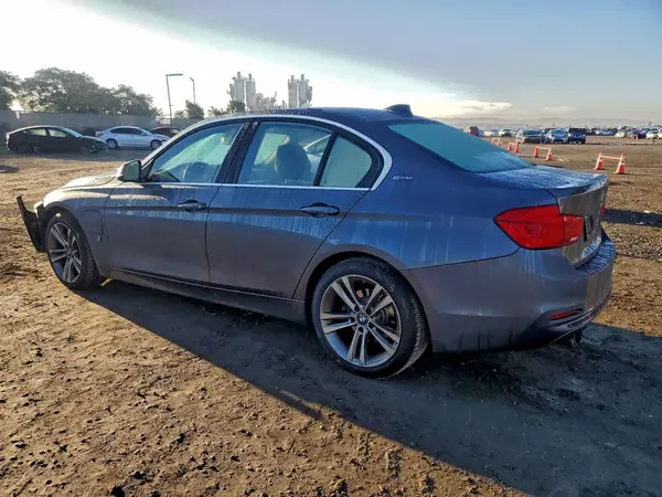 WBA8E1C59JA756355 2018 BMW 3ER - Image 2