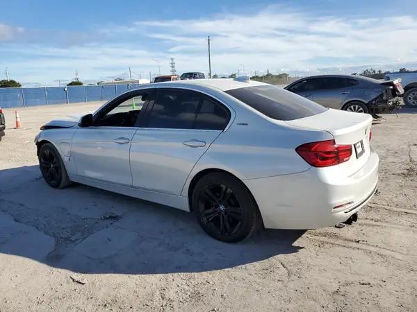 WBA8E1C59JA756470 2018 BMW 3ER - Image 2