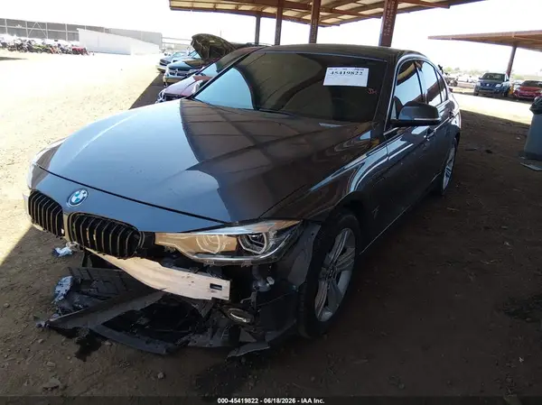 WBA8E1C59JA762785 2018 BMW 3ER - Image 2