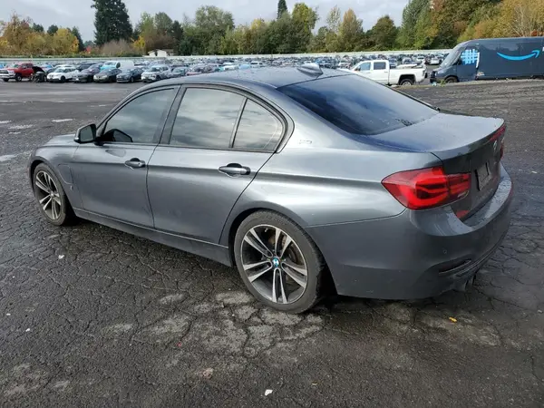 WBA8E1C59JA762866 2018 BMW 3ER - Image 2