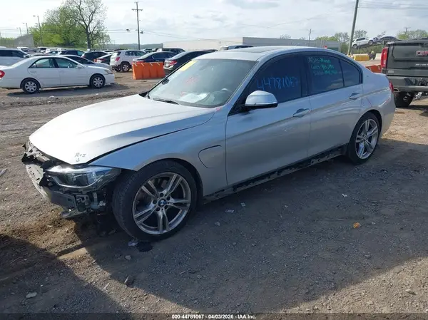 WBA8E1C59JA762964 2018 BMW 3ER - Image 2