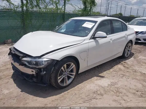 WBA8E1C5XJA180355 2018 BMW 3ER - Image 2