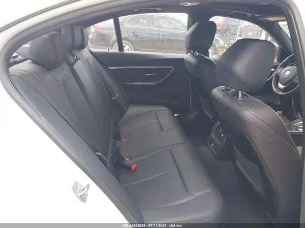 WBA8E1C5XJA180355 2018 BMW 3ER - Image 8