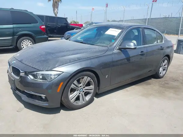 WBA8E1C5XJA755974 2018 BMW 3ER - Image 2