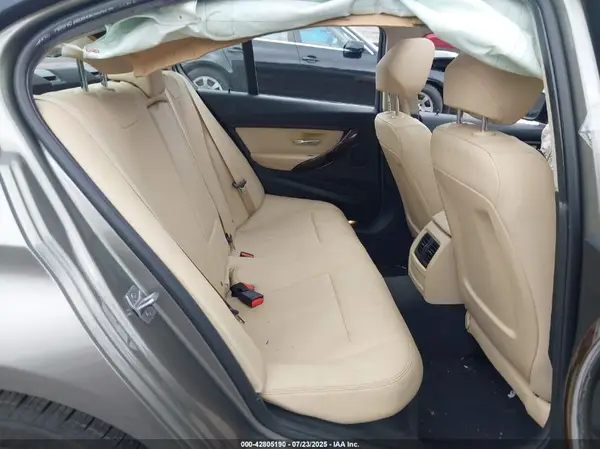 WBA8E1G30HNU15468 2017 BMW 3ER - Image 8