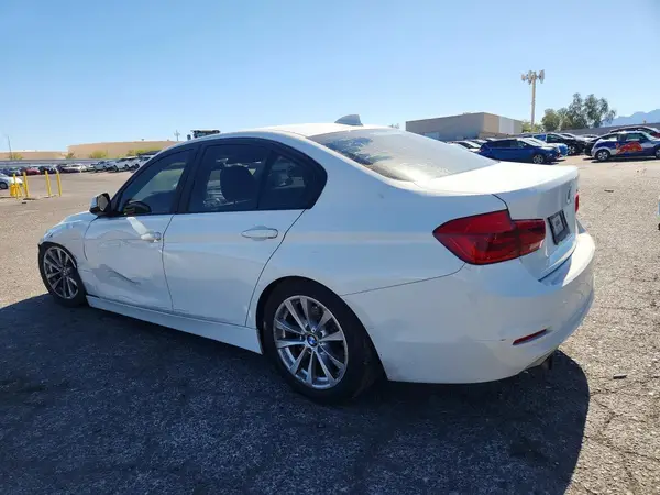 WBA8E1G30HNU15812 2017 BMW 3ER - Image 2