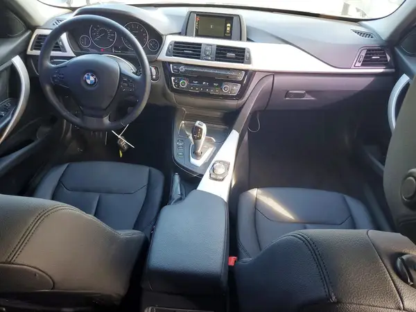 WBA8E1G30HNU17320 2017 BMW 3ER - Image 8