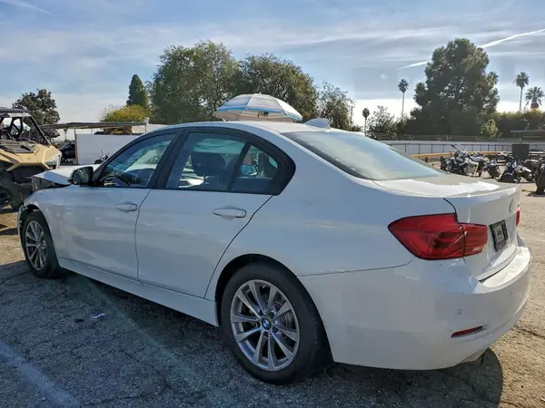 WBA8E1G30HNU18578 2017 BMW 3ER - Image 2