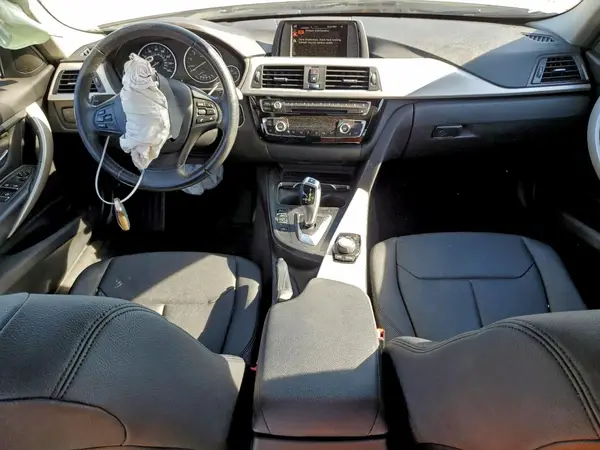 WBA8E1G30HNU18578 2017 BMW 3ER - Image 8