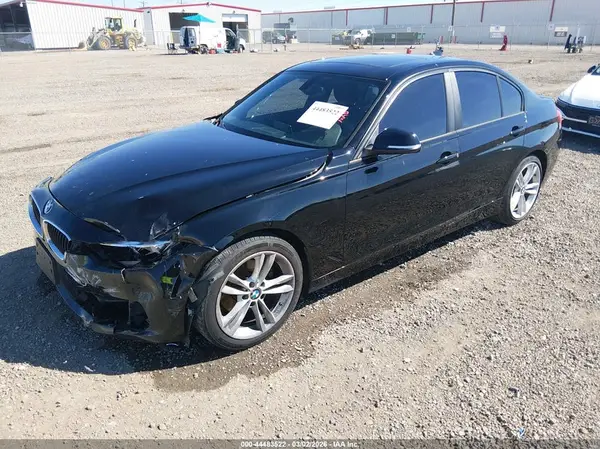 WBA8E1G31HNU16953 2017 BMW 3ER - Image 2