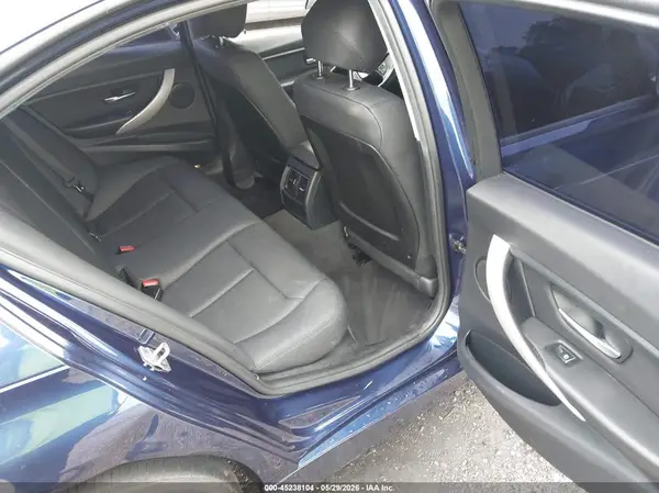 WBA8E1G31HNU18332 2017 BMW 3ER - Image 8