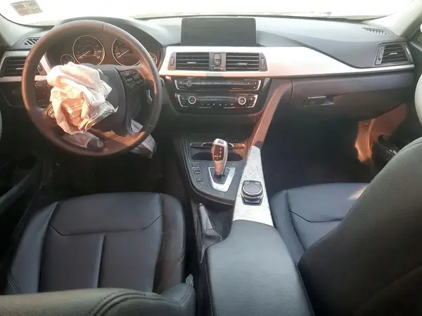 WBA8E1G32HNU15424 2017 BMW 3ER - Image 8
