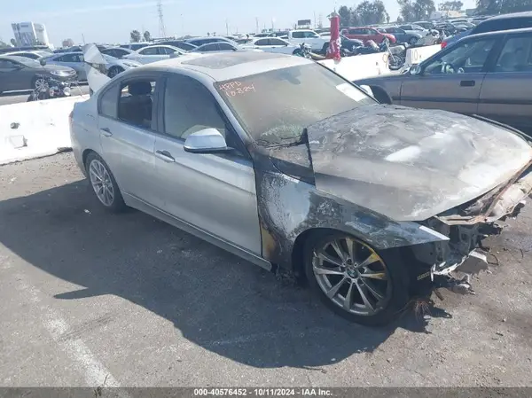 WBA8E1G32HNU15441 2017 BMW 3ER - Image 1