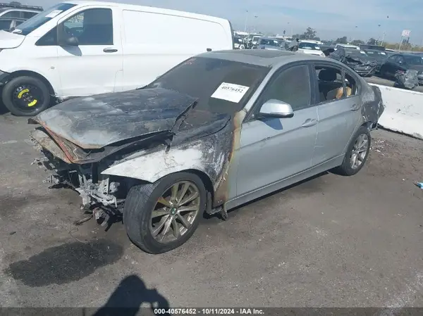 WBA8E1G32HNU15441 2017 BMW 3ER - Image 2