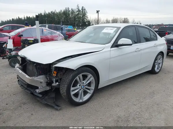 WBA8E1G32HNU15536 2017 BMW 3ER - Image 2