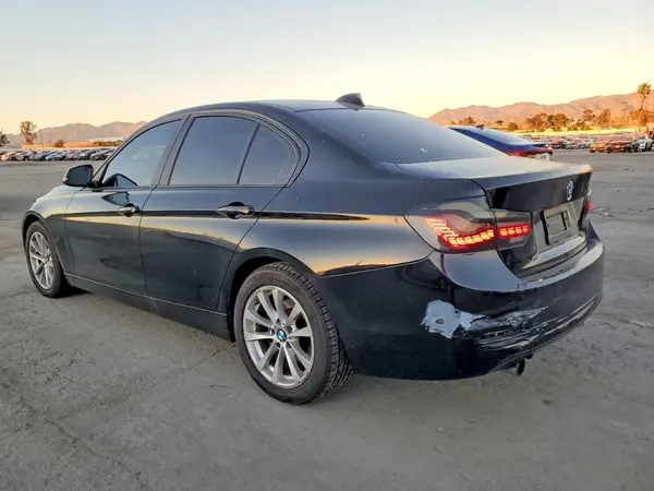 WBA8E1G32HNU15925 2017 BMW 3ER - Image 2