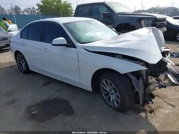 WBA8E1G32HNU17352 2017 BMW 3ER - Image 1