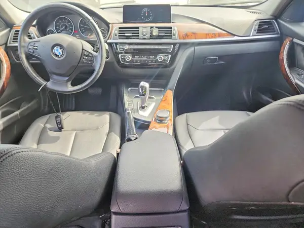 WBA8E1G32HNU18386 2017 BMW 3ER - Image 8