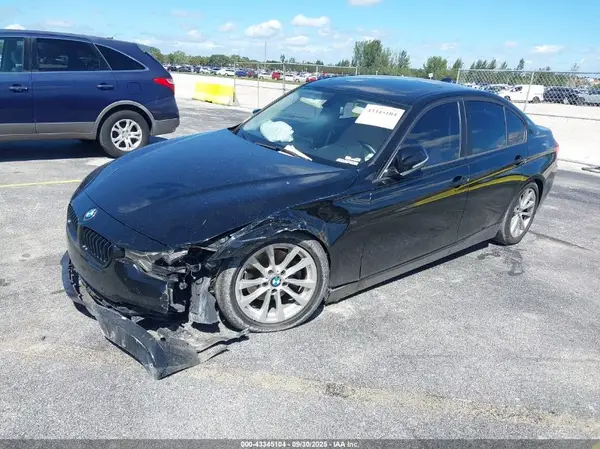 WBA8E1G32HNU18498 2017 BMW 3ER - Image 2