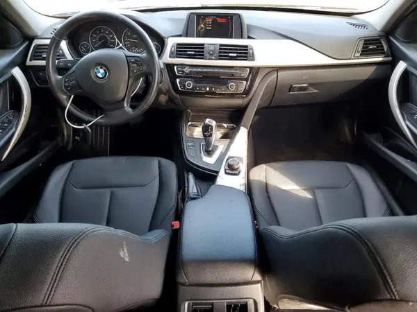 WBA8E1G32HNU18663 2017 BMW 3ER - Image 8