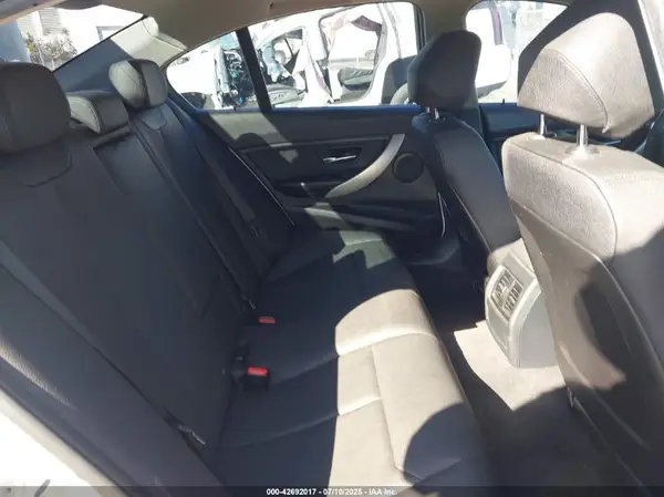 WBA8E1G32HNU18825 2017 BMW 3ER - Image 8