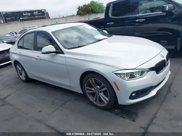 WBA8E1G33HNU17182 2017 BMW 3ER - Image 1