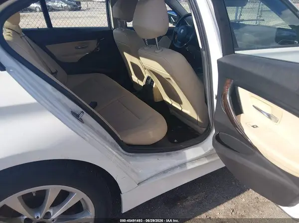 WBA8E1G33HNU18560 2017 BMW 3ER - Image 8