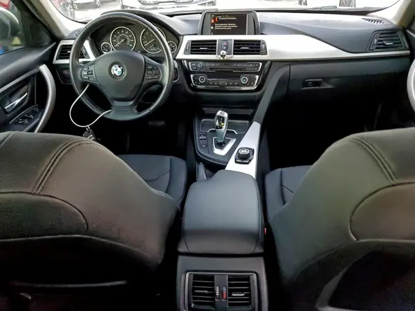 WBA8E1G33HNU18977 2017 BMW 3ER - Image 8