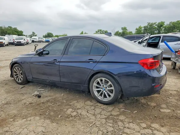 WBA8E1G34HNU15926 2017 BMW 3ER - Image 2
