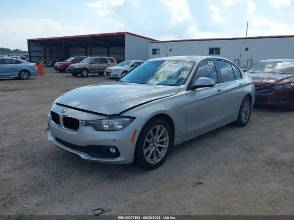 WBA8E1G34HNU16865 2017 BMW 3ER - Image 2