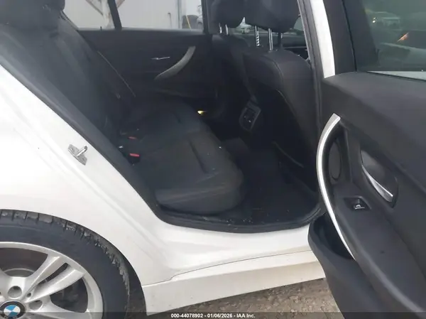 WBA8E1G34HNU17112 2017 BMW 3ER - Image 8