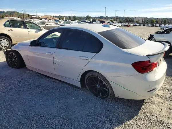 WBA8E1G34HNU17384 2017 BMW 3ER - Image 2