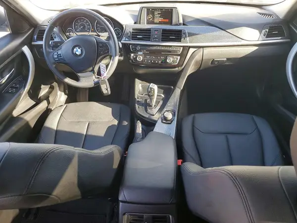 WBA8E1G34HNU17384 2017 BMW 3ER - Image 8