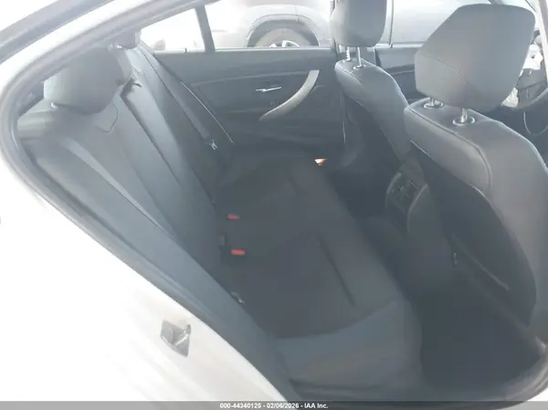 WBA8E1G34HNU17529 2017 BMW 3ER - Image 8