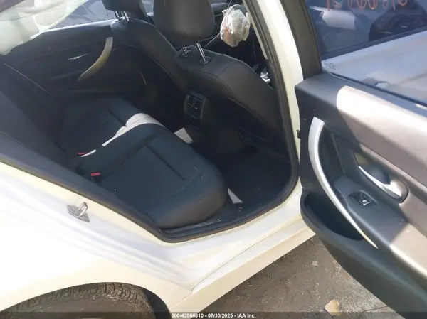 WBA8E1G34HNU18308 2017 BMW 3ER - Image 8