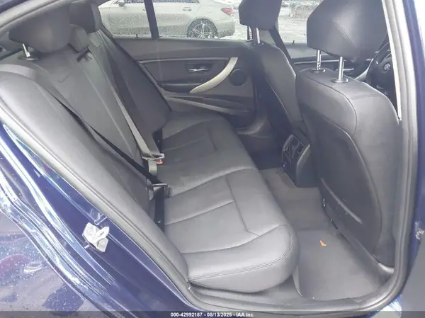 WBA8E1G34HNU18339 2017 BMW 3ER - Image 8
