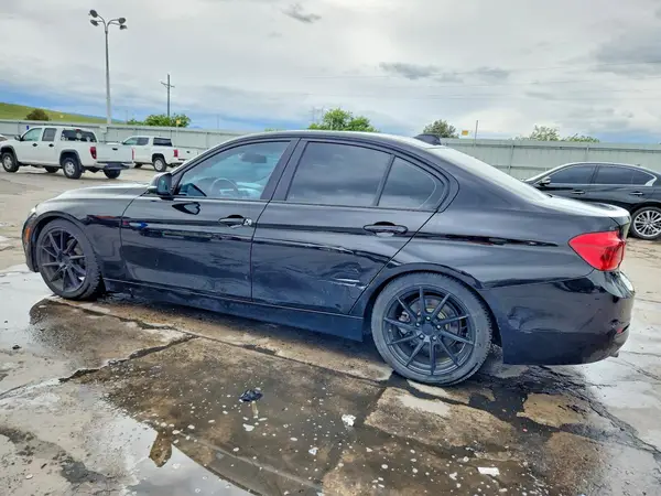 WBA8E1G34HNU18454 2017 BMW 3ER - Image 2
