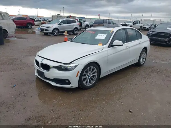WBA8E1G34HNU18826 2017 BMW 3ER - Image 2