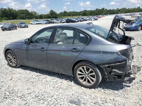 WBA8E1G34HNU18910 2017 BMW 3ER - Image 2