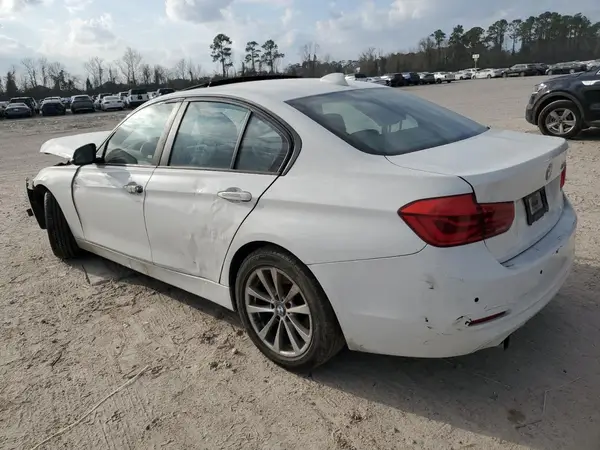 WBA8E1G35HNU16356 2017 BMW 3ER - Image 2