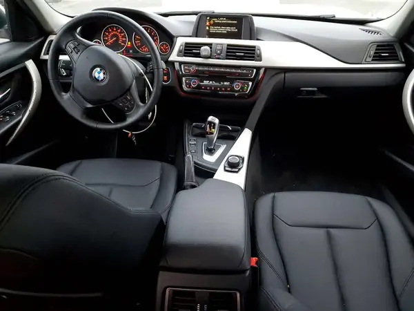 WBA8E1G35HNU17376 2017 BMW 3ER - Image 8