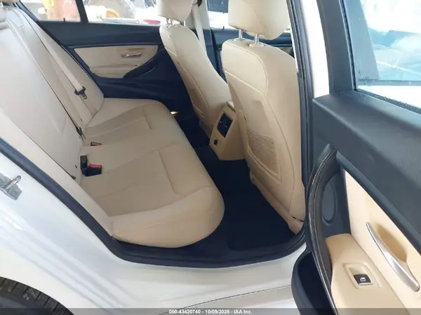 WBA8E1G35HNU18429 2017 BMW 3ER - Image 8