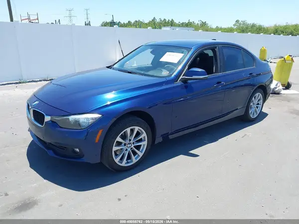 WBA8E1G35HNU18625 2017 BMW 3ER - Image 2