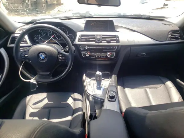 WBA8E1G35HNU18642 2017 BMW 3ER - Image 8