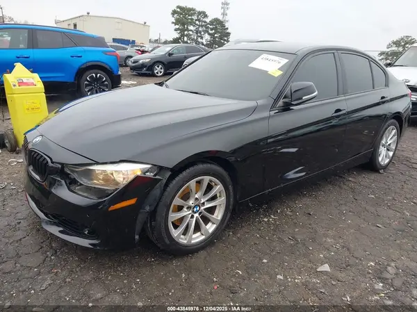 WBA8E1G36HNU15796 2017 BMW 3ER - Image 2